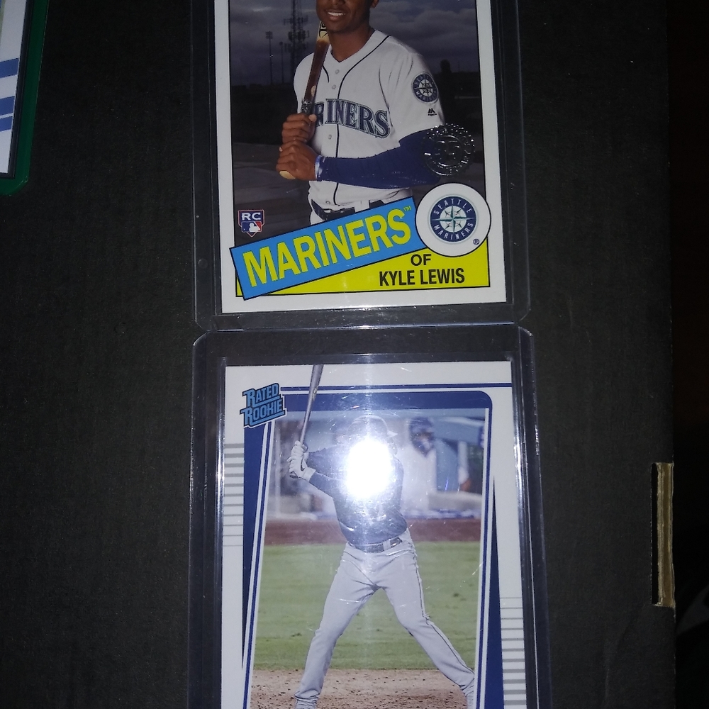 2 mlb cards rookies